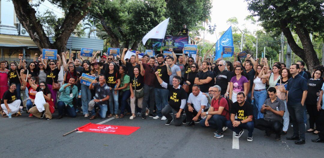 SERVIDORES E SERVIDORAS DO TJPE APROVAM ESTADO DE GREVE E ALERTAM: “SE NÃO NEGOCIAR, O TJ VAI PARAR”